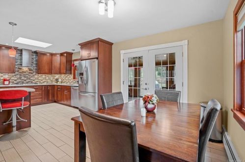 16 Vorndran Dr, New Hamburg NY  12590-4517 exterior