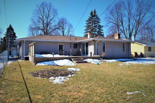 1724 Nancy Ave, Green Bay, WI 54303-3321