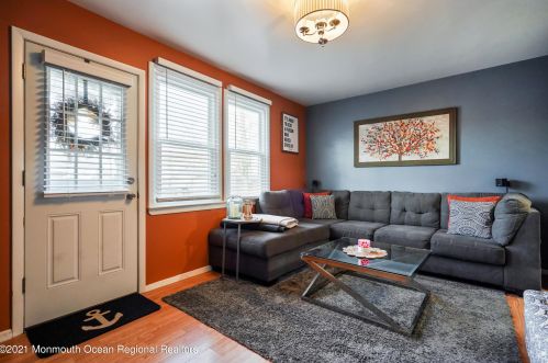 62 Barker Ave, Tinton Falls, NJ 07724-2949