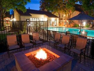 1600 Villa St, Mountain View CA  94041-1167 exterior