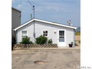 22 Lake Rd, Webster NY  14580-9726 exterior