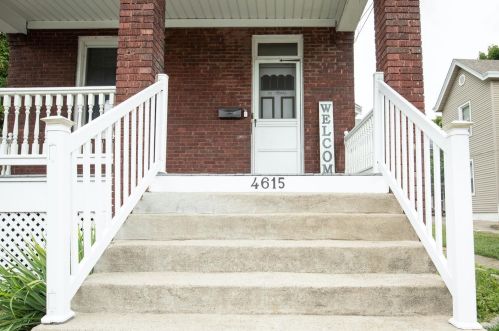 4615 Greenlee Ave, Cincinnati, OH 45217-1805