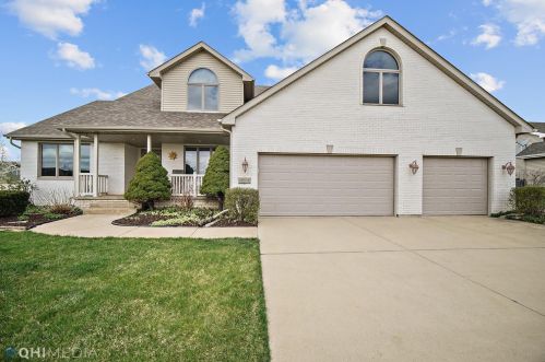 9214 Maple Ct, Dyer, IN 46373-9147