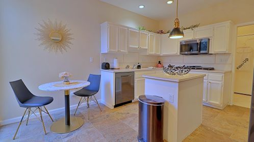 84 Lake Shore Dr, Rancho Mirage CA  92270-4054 exterior