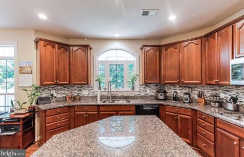 15575 Kelley Farm Ct, Woodbridge VA  22193-5784 exterior