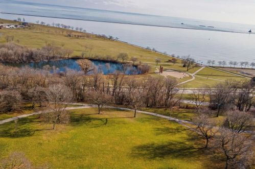 1028 Juneau Ave, Milwaukee WI  53202-2933 exterior