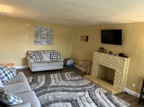 2213 Vicki Dr, Modesto CA  95350-3468 exterior