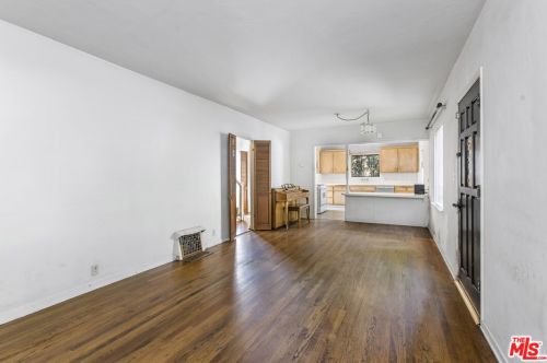 702 Alegria Ave, Sierra Madre, CA 91024-1004