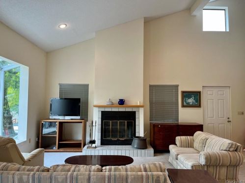 22 Clearwater Dr, Monticello, NY 12701-6831