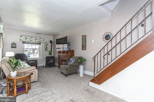 617 Derstine Ave, Lansdale PA 19446-3342 exterior