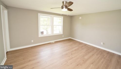 150 Independence Dr, Yardley PA 19067-4910 exterior