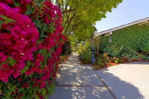 3338 Harvey Way, Lakewood CA  90712-3764 exterior