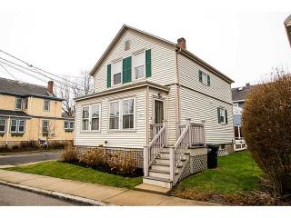 66 Middleton Ave, Middletown RI  02840-3643 exterior