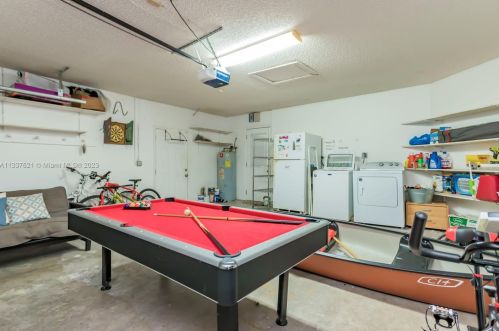 216 9th St, Dania Beach FL  33004-4439 exterior