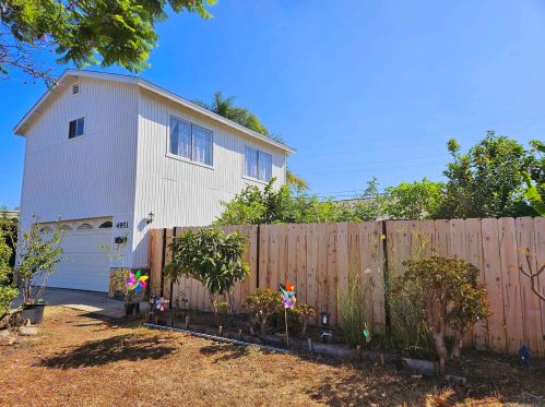 4951 Genesee Ave, San Diego, CA 92117-1256