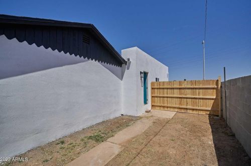 1811 Encinas Ln, Phoenix AZ  85040-1414 exterior