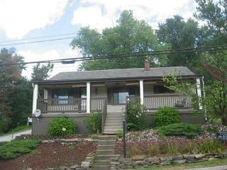 601 Keystone St, Greensburg PA  15601-4329 exterior