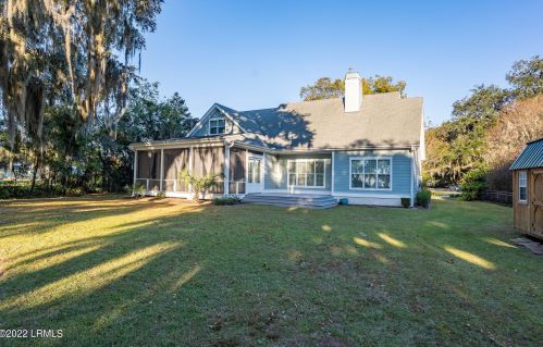 700 Sunset Cir, Beaufort SC  29906-9426 exterior