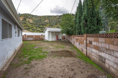 26607 Balerna Dr, Santa Clarita CA  91350-2305 exterior