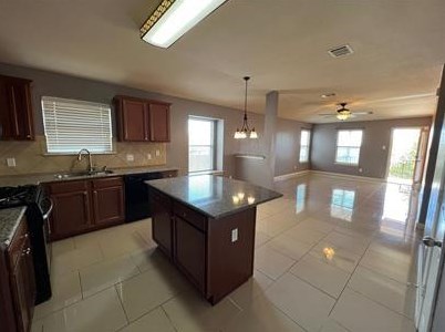 126 Regent Cv, Uhland, TX 78640-6023
