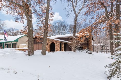 18 Pleasant View Ln, Lino Lakes, MN 55014-1768