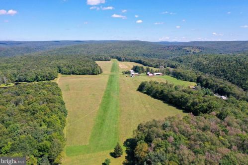 207 Saw Mill Rd, Weatherly, PA 18255-4805