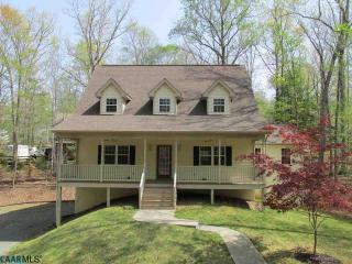 71 Laguna Rd, Bybee, VA 22963-2419