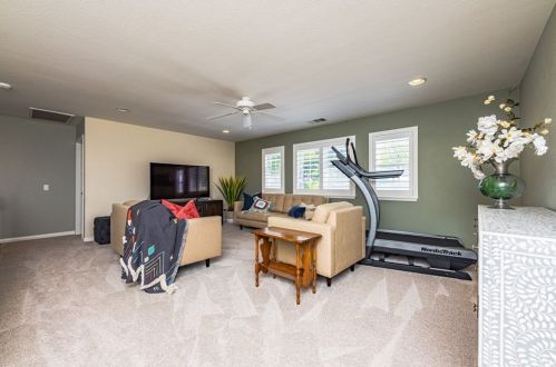 42155 Wyandotte St, Temecula CA  92592-7224 exterior