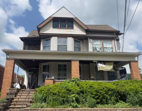 1409 8th Ave, Beaver Falls, PA 15010-4102