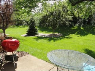 4336 Meghan Ln, Saint Paul, MN 55122-3028