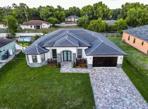 4302 5th St, Lehigh Acres, FL 33976-2136