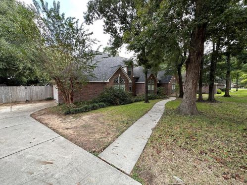 2 Condor Ct, Conroe TX  77304-4877 exterior
