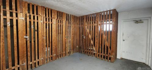 8121 Daly Rd, Cincinnati OH 45231-5702 exterior