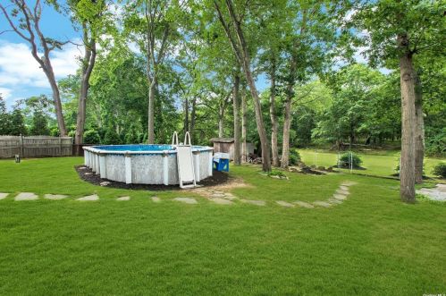 83 Otis Rd, Islip Terrace NY  11752-1907 exterior