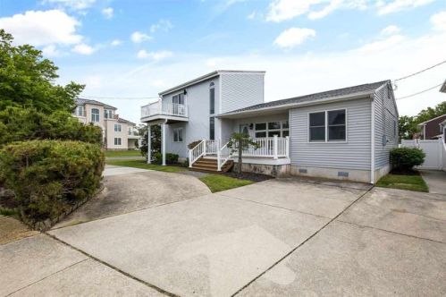 2400 Bayshore Ave, Brigantine City NJ  08203-1820 exterior