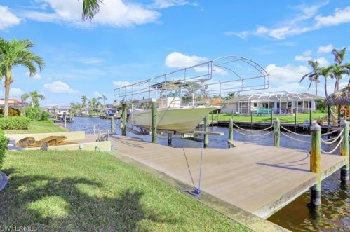 5327 11th Ct, Cape Coral, FL 33914-7010