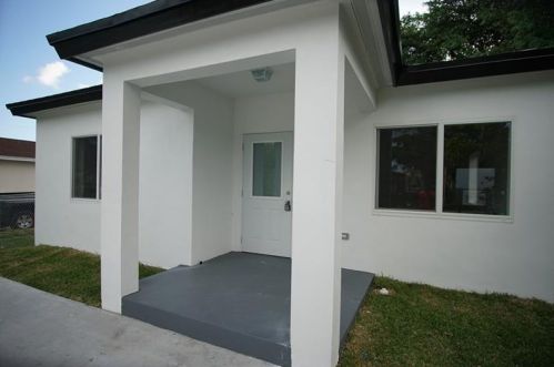 735 Phippen Waiters Rd, Dania Beach, FL 33004-3827