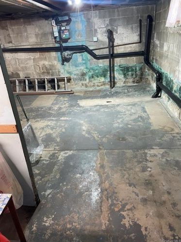 2562 Flint Ave, Bronx NY  10475-1004 exterior