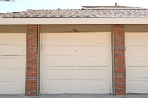 7685 Arbor Creek Cir, Pleasanton CA  94568-2264 exterior