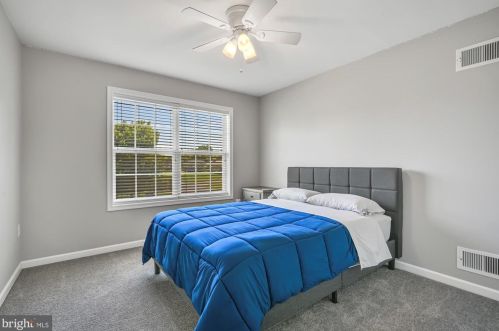 60 Silver Birch Dr, Lancaster PA  17602-7014 exterior