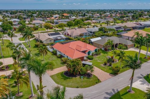 1019 56th St, Cape Coral, FL 33914-7226