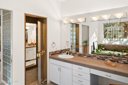 12 Linda Vis, Sedona AZ 86336-5067 exterior