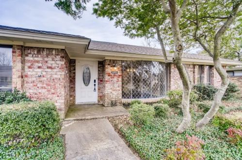 2008 Midcrest Dr, Plano, TX 75075-8541