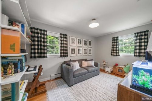 27 Hering Rd, Montvale NJ  07645-1226 exterior