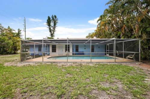 4688 Pembrooke Ln, Bonita Springs FL  exterior