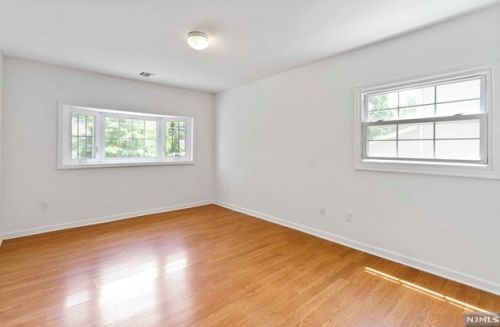 29 River Rd, Oakland NJ  07436-1912 exterior