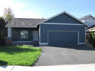 1357 18th St, Eagle Crest, OR 97756-8190