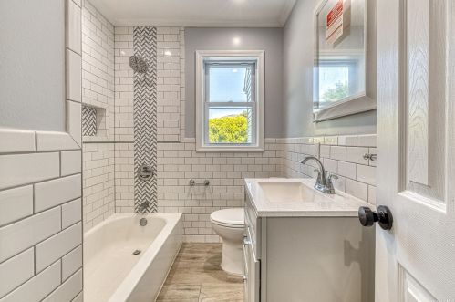 2381 Yorktown St, Rockville Centre NY  11572-1717 exterior