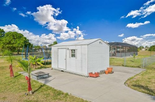 1804 26th Ave, Cape Coral, FL 33993-4844