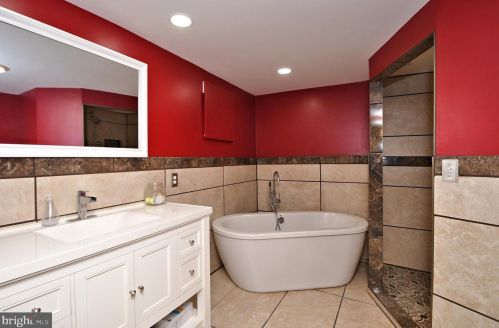 1424 Juniper St, Norristown PA 19401-3224 exterior